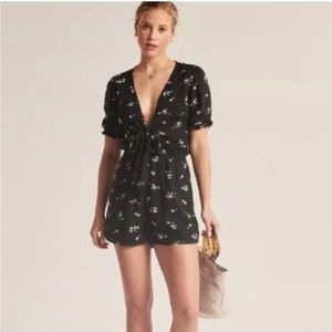 Abercrombie floral tie front romper